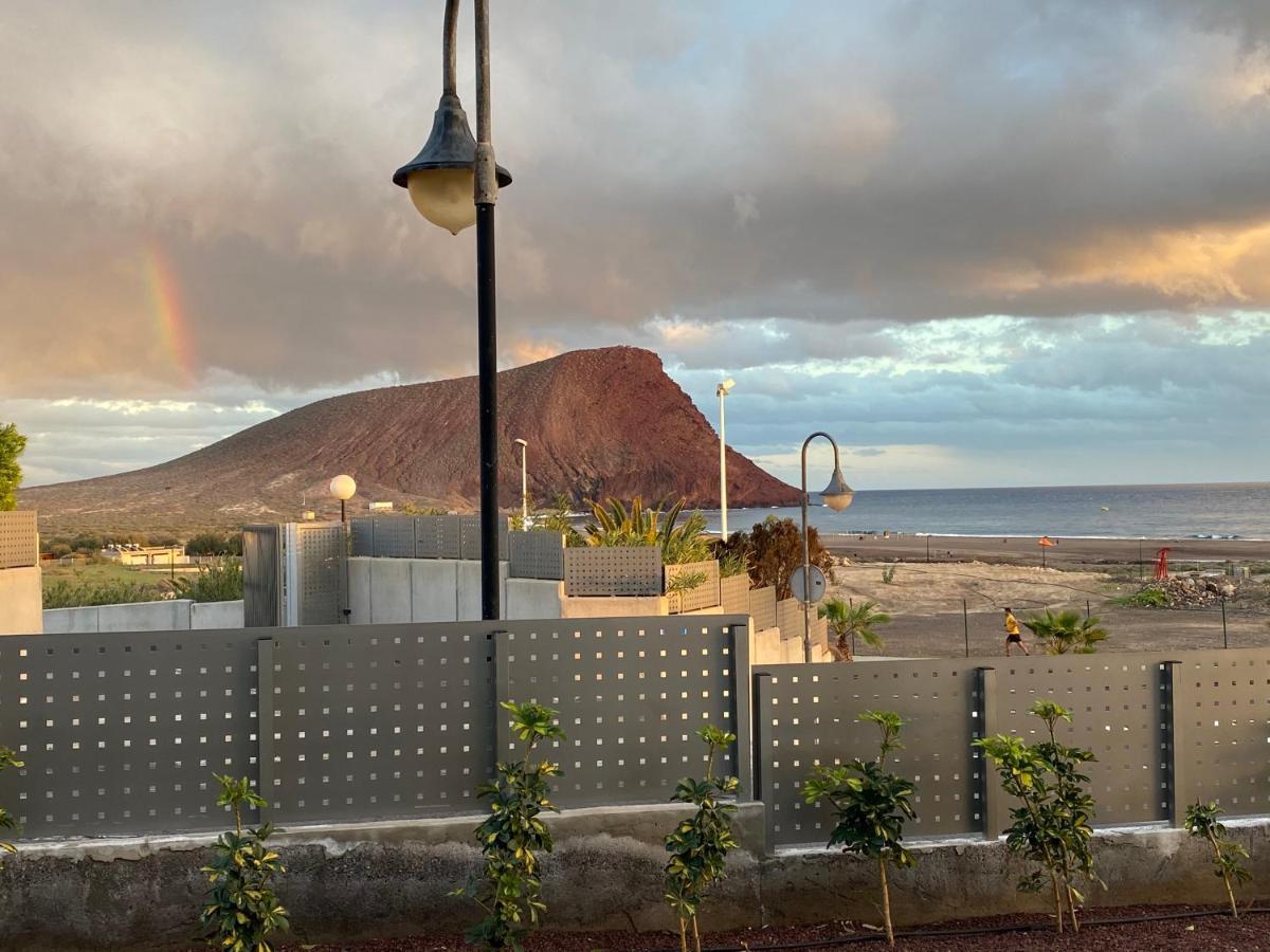 A Beautiful Apartment With A Beach View - La Tejita - El Medano Exterior photo